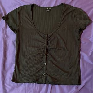 Rue 21 size medium black cropped shirt